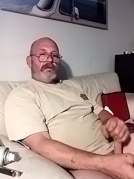 Snapshot of iambradz chatting on 02.18.25 iambradz online show from 02.18.25