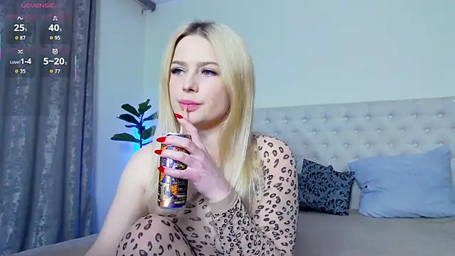 TamarraFox online show from 02.09.26