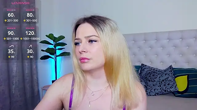 TamarraFox online show from 06.14.26