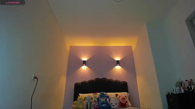 Snapshot of Sofia_Clauss_ chatting on 02.13.26 Sofia Clauss online show from 02.13.26