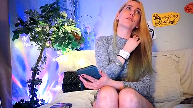 Snapshot of CanadianBeaver6969 chatting on 10.17.25 CanadianBeaver6969 online show from 10.17.25