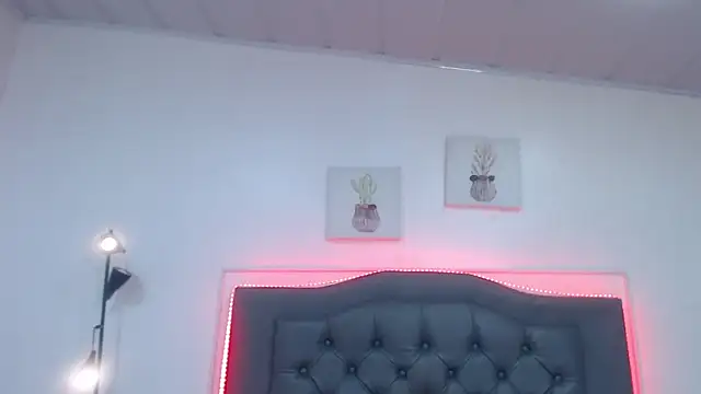 candy lux  online show from 10.18.25