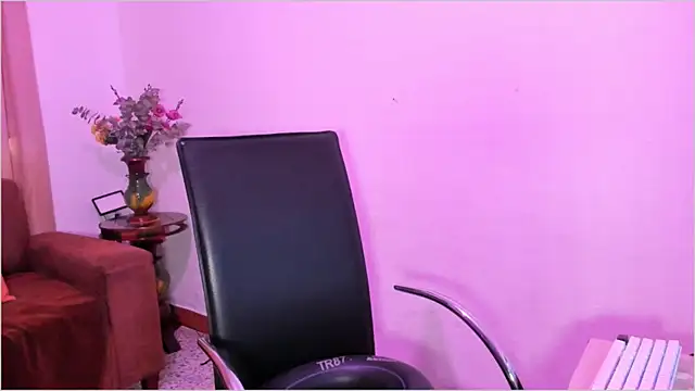 Lauren A online show from 10.27.25