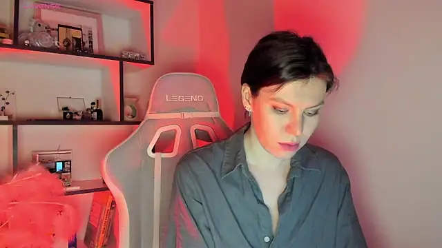 Snapshot of fifth_element chatting on 02.09.25 fifth element online show from 02.09.25