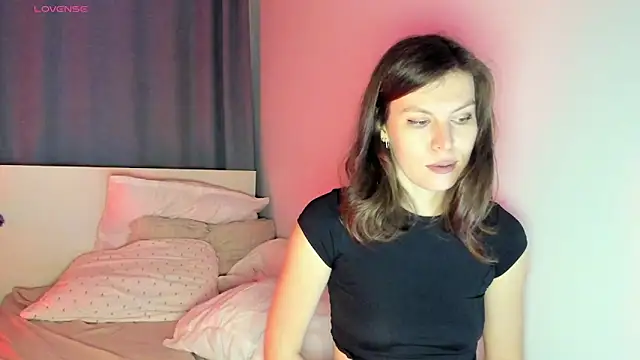 Snapshot of fifth_element chatting on 02.15.25 fifth element online show from 02.15.25