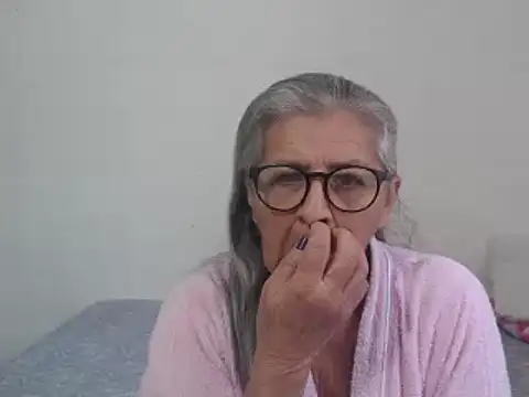 Snapshot of candy_mature_ chatting on 01.15.25 candy mature online show from 01.15.25