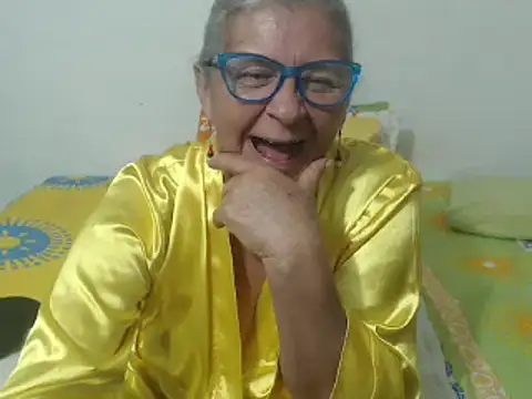 Snapshot of candy_mature_ chatting on 01.24.25 candy mature online show from 01.24.25