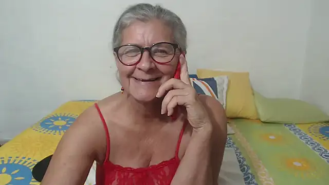Snapshot of candy_mature_ chatting on 02.05.25 candy mature online show from 02.05.25