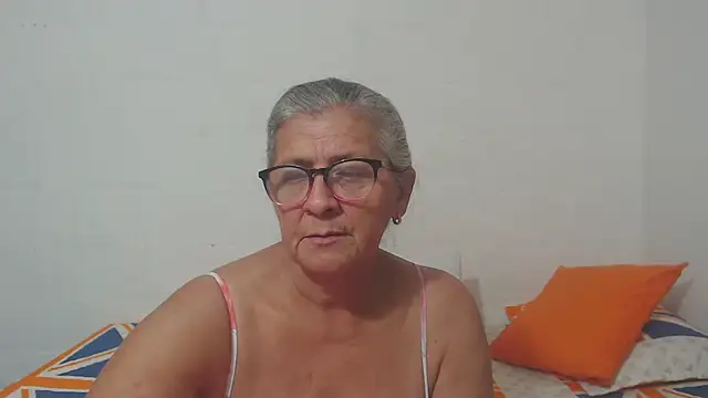Snapshot of candy_mature_ chatting on 02.18.25 candy mature online show from 02.18.25