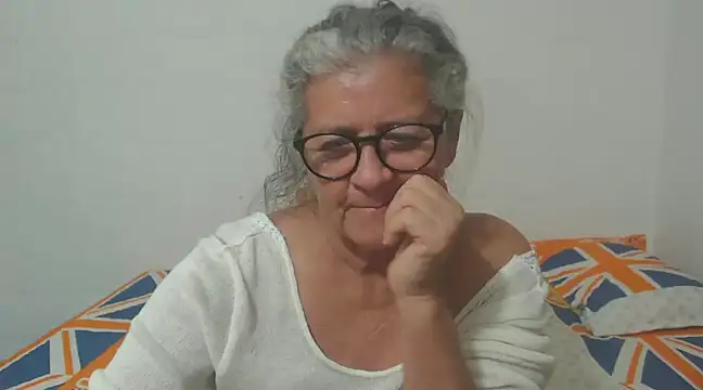 Snapshot of candy_mature_ chatting on 02.20.25 candy mature online show from 02.20.25