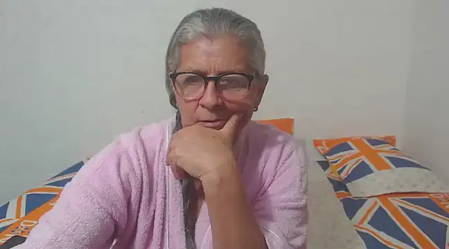 Snapshot of candy_mature_ chatting on 02.21.25 candy mature online show from 02.21.25