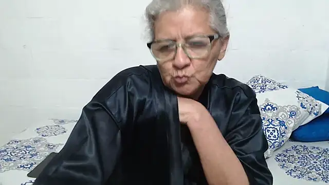 Snapshot of candy_mature_ chatting on 11.25.25 candy mature online show from 11.25.25