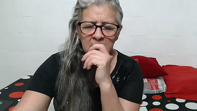 Snapshot of candy_mature_ chatting on 11.28.25 candy mature online show from 11.28.25