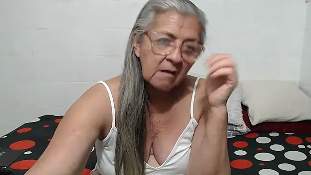 Snapshot of candy_mature_ chatting on 12.16.25 candy mature online show from 12.16.25