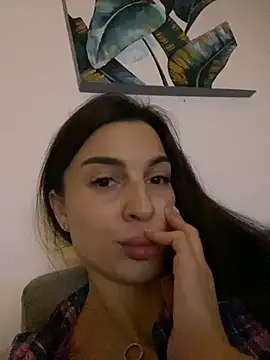 Snapshot of RebecaMur chatting on 03.04.25 RebecaMur online show from 03.04.25