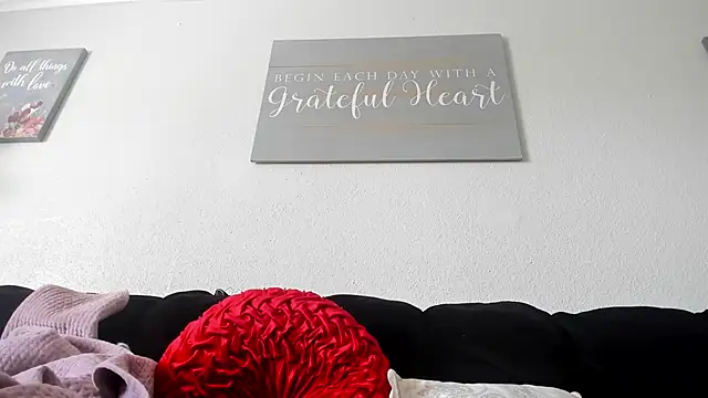 yiauana online show from 03.06.25