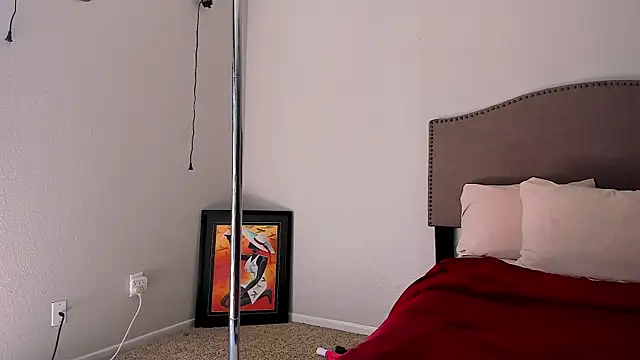 yiauana online show from 10.15.25