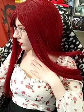 Snapshot of ElliMoor chatting on 12.04.24 ElliMoor online show from 12.04.24