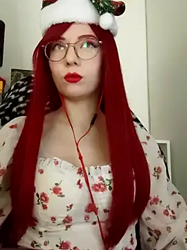 Snapshot of ElliMoor chatting on 12.17.24 ElliMoor online show from 12.17.24