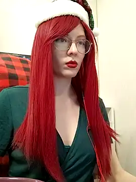 Snapshot of ElliMoor chatting on 12.23.24 ElliMoor online show from 12.23.24