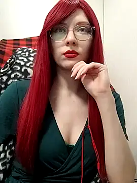 Snapshot of ElliMoor chatting on 12.23.24 ElliMoor online show from 12.23.24