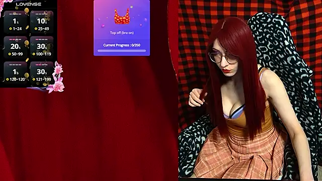 Snapshot of ElliMoor chatting on 09.22.25 ElliMoor online show from 09.22.25