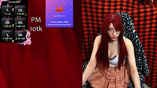 Snapshot of ElliMoor chatting on 11.13.25 ElliMoor online show from 11.13.25