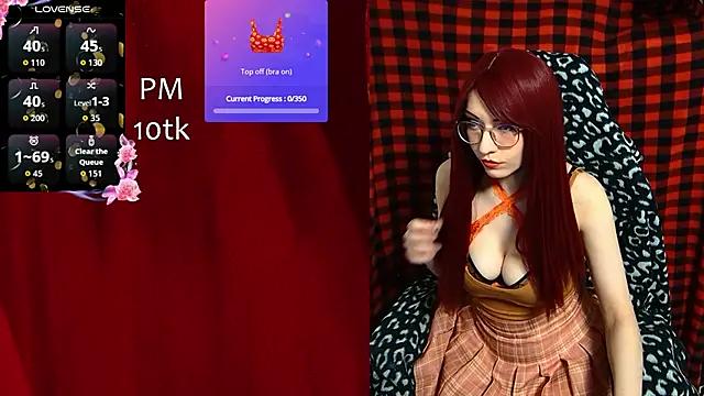 Snapshot of ElliMoor chatting on 11.14.25 ElliMoor online show from 11.14.25