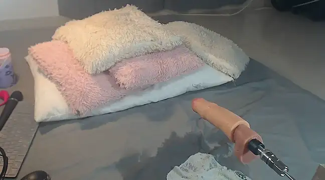 Snapshot of Selena_v chatting on 03.15.25 Selena v online show from 03.15.25