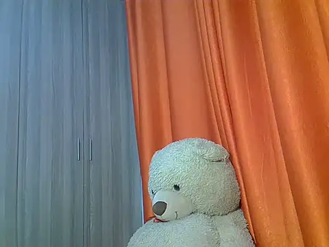 Snapshot of freaky_juicy chatting on 10.11.25 freaky juicy online show from 10.11.25