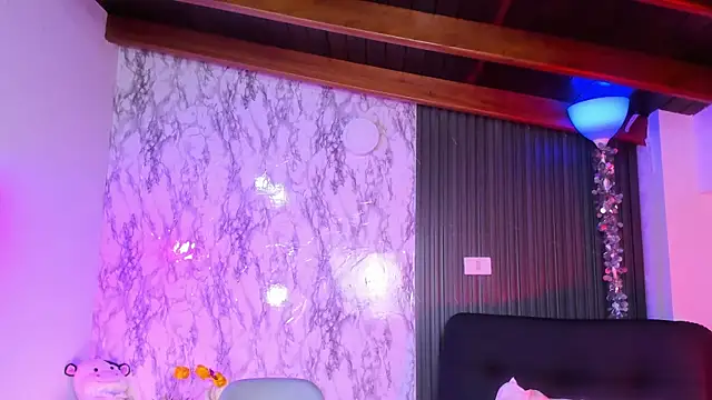 chloe blue online show from 02.13.25