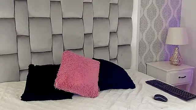 Snapshot of Charlotte__08 chatting on 11.05.25 Charlotte 08 online show from 11.05.25