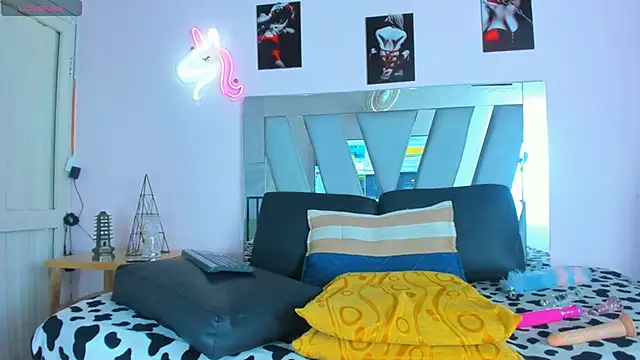 hailyehot online show from 12.27.24