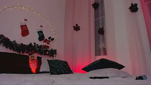 Snapshot of Love_Lines chatting on 12.27.24 Love Lines online show from 12.27.24