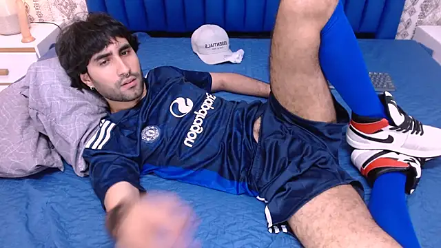 Snapshot of MilanZaire chatting on 03.22.25 MilanZaire online show from 03.22.25