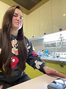 Karolina llove online show from 11.04.25