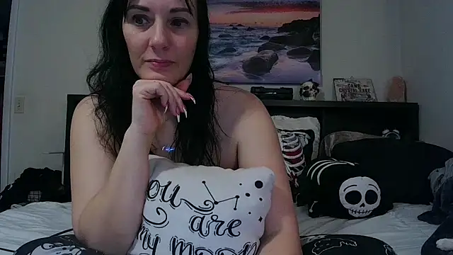 CrystalLakeXO online show from 10.12.25