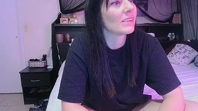 CrystalLakeXO online show from 04.20.26