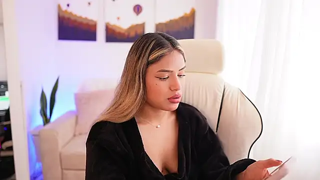 SaraParisi online show from 12.21.24