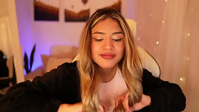 SaraParisi online show from 12.28.24