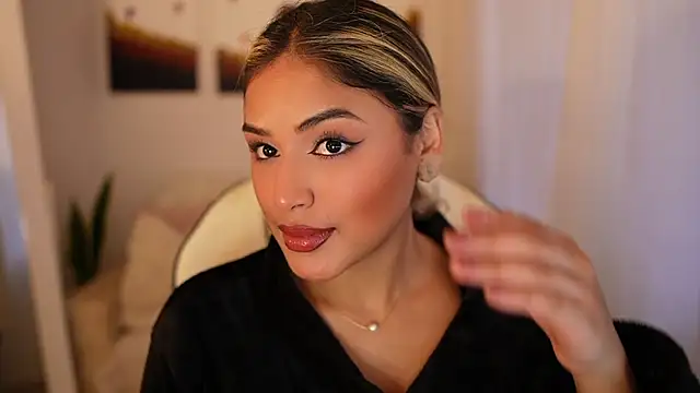 SaraParisi online show from 12.31.24