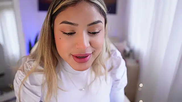 SaraParisi online show from 01.01.25