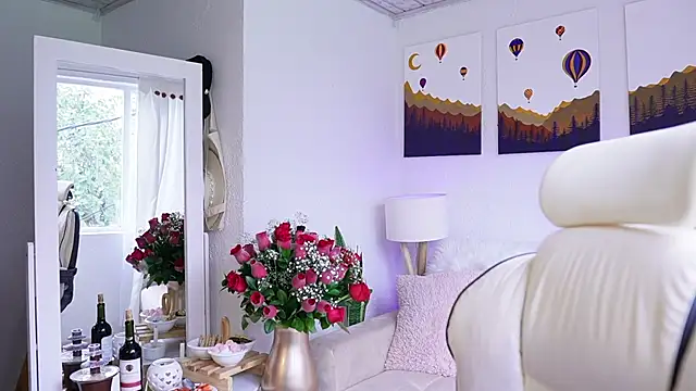 SaraParisi online show from 02.14.25