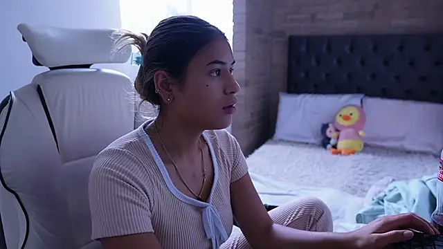 SaraParisi online show from 03.15.25