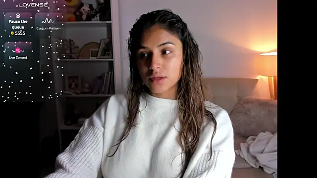 SaraParisi online show from 10.20.25