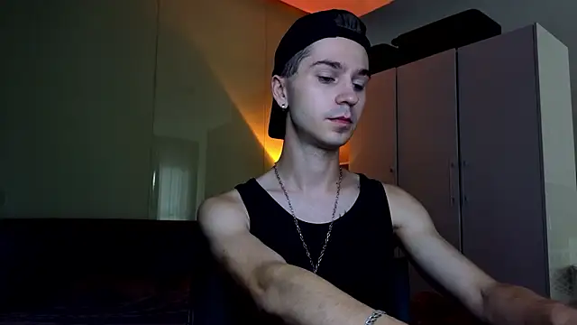 Joseph  Quinn online show from 02.24.26