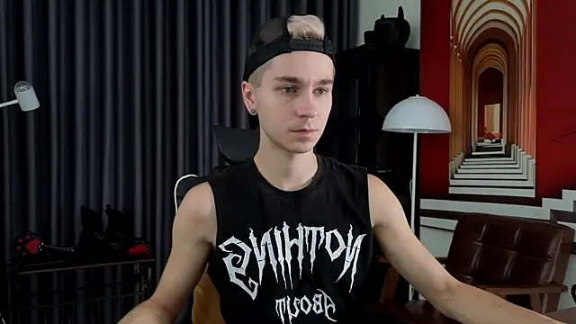 Joseph  Quinn online show from 05.13.26