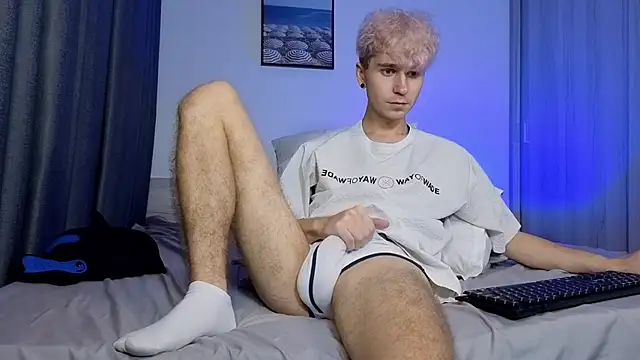 Joseph  Quinn online show from 05.22.26