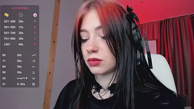 Snapshot of arielabradberry chatting on 12.11.24 arielabradberry online show from 12.11.24