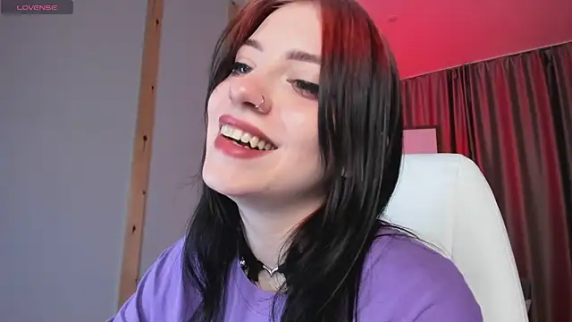 Snapshot of arielabradberry chatting on 12.14.24 arielabradberry online show from 12.14.24